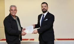 Yeni Parti Şehzadeler İlçe Başkanı Mert Özkösemen Mazbatasını Aldı
