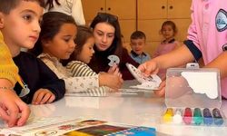 Manisa'da üniversiteli gençler çocukları böyle sevindirdi