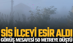 İlçe sise gömüldü: Sürücüler dikkat!