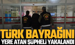 Manisa'da Mobilya Mağazasının Önündeki Türk Bayrağını Yere Atan Şüpheli Yakalandı