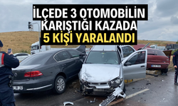 İlçede 3 otomobilin karıştığı kazada 5 kişi yaralandı
