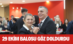 29 Ekim Balosunda vals ve zeybek oynandı kısa film duygulandırdı