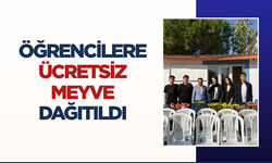 Öğrencilere ücretsiz meyve dağıtıldı