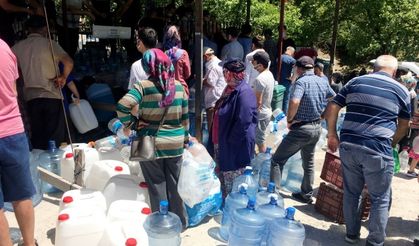 Manisa’da 'şifalı' suya hücum