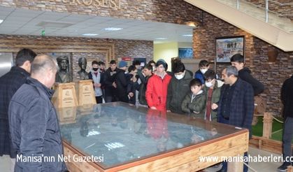 Balıkesirli öğreniciler Demirci'de kamp yaptı