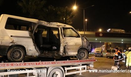 Denizli'de minibüs kazası: 2 ölü, 2 ağır yaralı