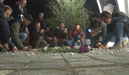 Depremzedeler hayatını kaybedenleri unutmadı