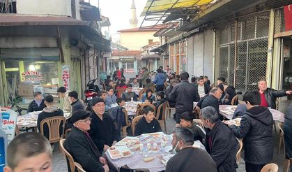 Kulalı esnaflar iftarda buluştu