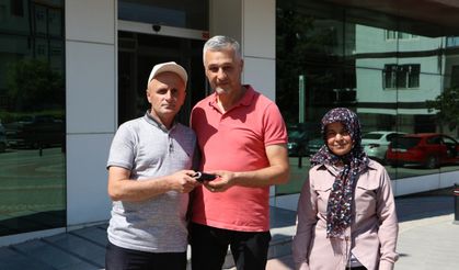 MASKİ personelinden örnek davranış: Bulduğu para dolu cüzdanı sahibine teslim etti