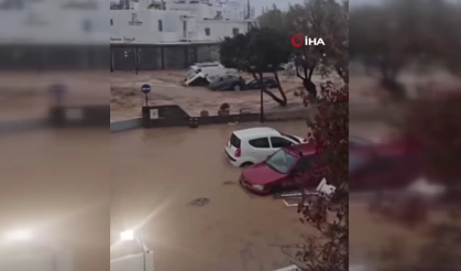 Yunanistan’ın Paros ve Mikonos adalarında sel felaketi
