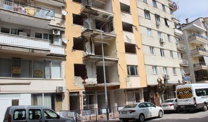 Tahliye edildi ama 5 yıldır yıkılamadı! Manisa'da 7 katlı kâbus!