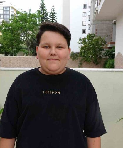 12 yaşındaki öğrenci, sınıf arkadaşını Heimlich manevrasıyla kurtardı