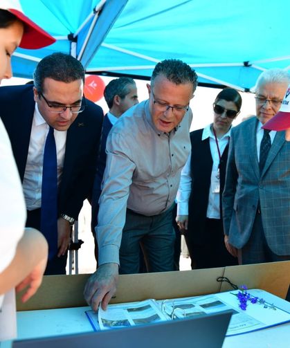 Alaşehir BİLSEM'de TÜBİTAK 4006 Bilim Fuarı açıldı
