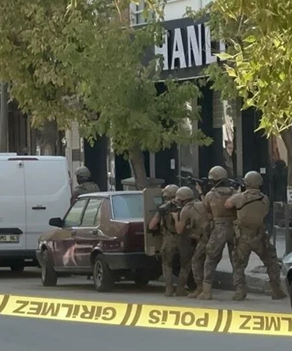 Korku dolu anlar: Polisle çatışmaya girdi, vurularak etkisiz hale getirildi