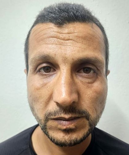 Korkunç cinayet! Kepçeyle kendi mezarını kazdırdılar