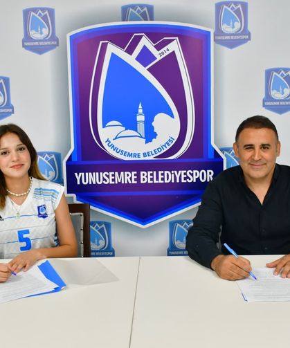 Yunusemre Belediyespor genç smaçörü renklerine bağladı