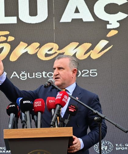 Bakan Bak: "Türkiye bir spor devrimi yaşamaktadır"