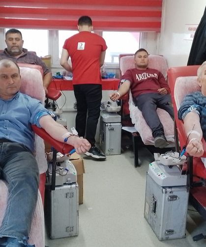 Sarıgöl'de kan bağış kampanyasına yoğun ilgi