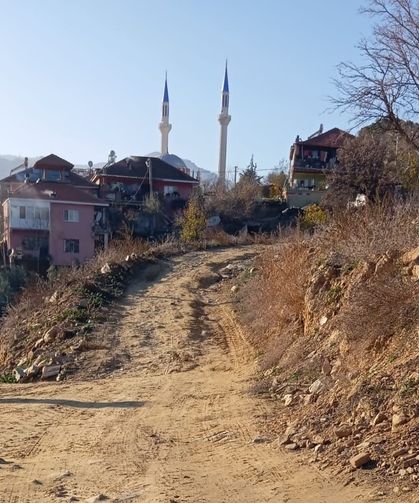 Valilik yaptı, belediye bozdu