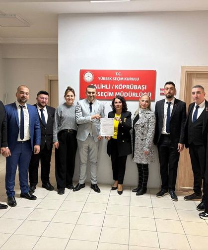 Salihli bakkallarda yeni başkan mazbatasını aldı