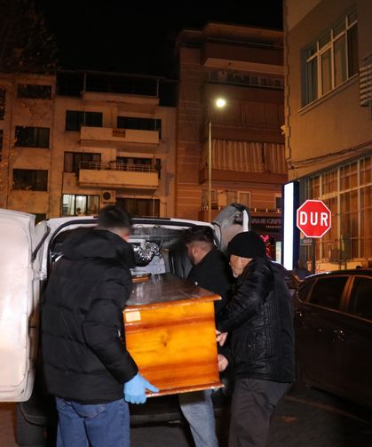 Yalnız yaşayan yaşlı kadın yangında can verdi