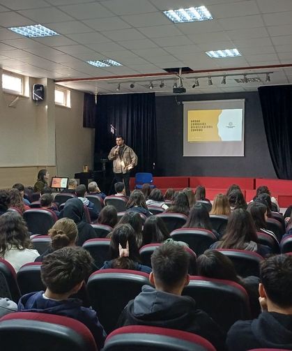 Manisa Ticaret Borsası Anadolu Lisesi'nden 'Akran Zorbalığı" semineri