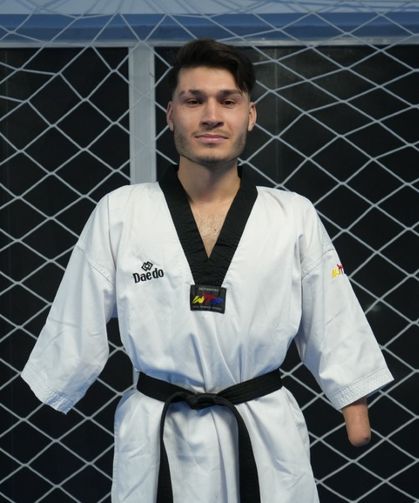 Kazada kollarını kaybetti, taekwondoyla hayata yeniden bağlandı