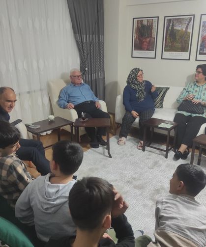 Şehit ailesi ile devlet korumasındaki çocuklar aynı sofrada buluştu