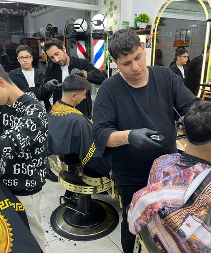 Berberler bayram tıraşı için 24 saat mesai yapıyor