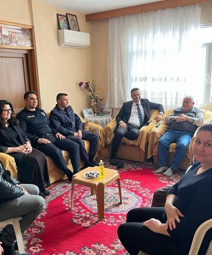 Kaymakam Dalak, şehit ve gazi ailelerini bayramda da yalnız bırakmadı