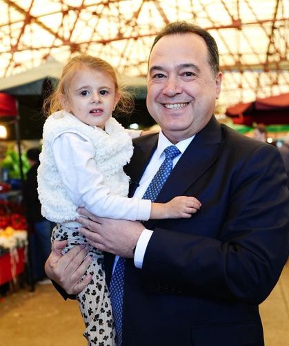 Başkan Dutlulu’dan 8 Mart’a Çiçekli Kutlama