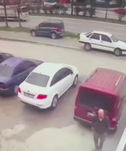 Vakaya giden ambulans kaza yaptı: Sağlık çalışanı öldü