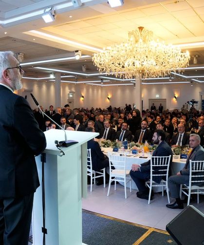 Yenişehirlioğlu’ndan Hollanda’da birlik mesajı: “Mesafeler engel değil, gönüllerimiz bir”