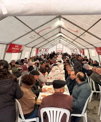 Afyonkarahisarlılar Derneği, Manisa'da iftar verdi