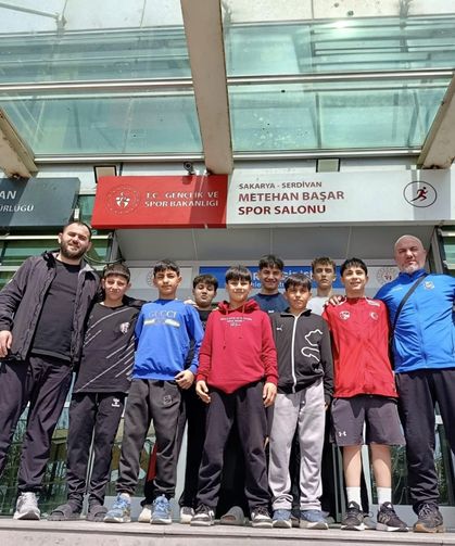 Yunusemreli güreşçiler Türkiye Şampiyonasına katılmaya hak kazandı