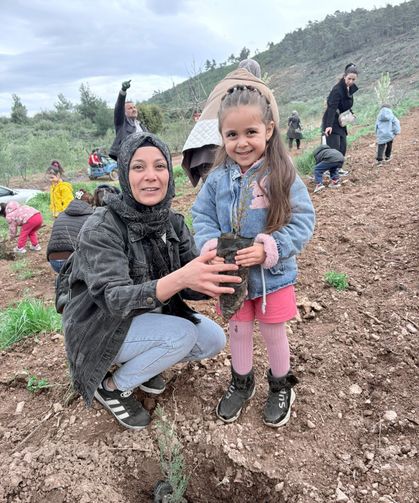 Miniklerin fidanları toprakla buluştu