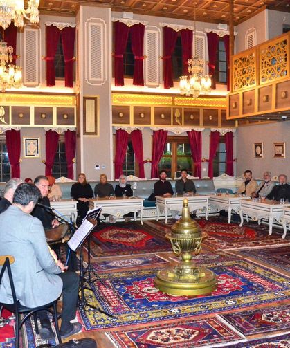 Mevlana’nın sessizliği Manisa’da yankılandı