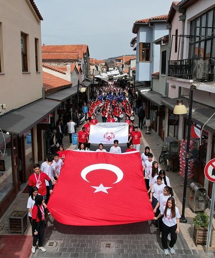Ege Bölge Oyunları Kula'da coşkuyla başladı