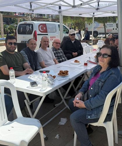 Manisa’da duygulandıran vefa... Şehit annesi dualarla anıldı