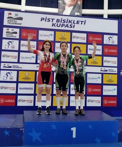 Konya pistinde Akhisar rüzgarı.. 5 madalya ile döndüler