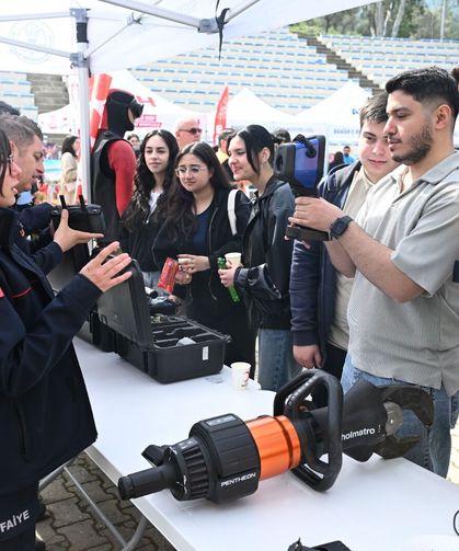 Manisa Büyükşehir’den “Afetlerde İnsan Olmak” Sempozyumuna Destek
