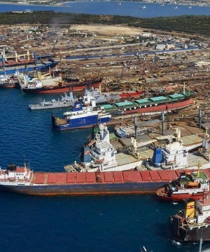 Üzerine parça düşen işçi hayatını kaybetti