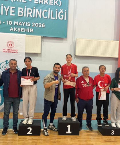 Çifte şampiyon Sudenaz’dan Manisa’ya gurur
