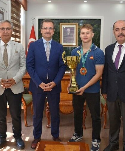 Kaymakam Güldoğan, dünya şampiyonunu ağırladı