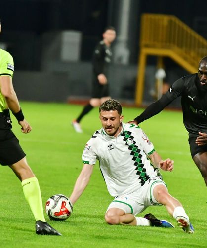 Manisa FK 5-0 lık skorla ligi kapattı