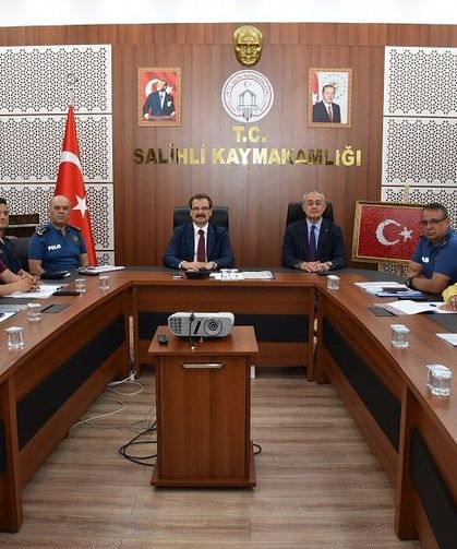 Salihli'de YKS koordinasyon toplantısı gerçekleştirildi