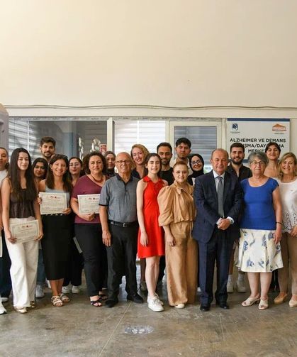 Yunusemre Belediyesinde Alzheimer hastalarına destek olanlara teşekkür