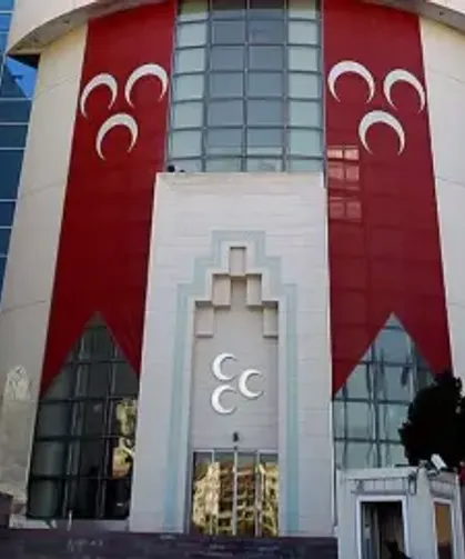 MHP’de 2 ilçe başkanı görevinden istifa etti