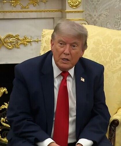 Trump: "İran, Hürmüz Boğazı'ndan geçen gemilere 4 İHA fırlattı; bu ateşkesin aptalca bir ihlalidir"
