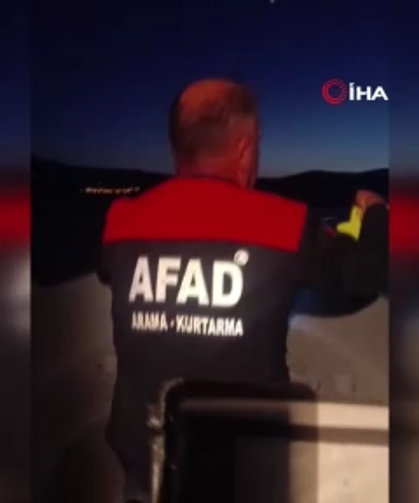 Burdur Gölü’nde kano ile açılan 2 kişiden haber alınamıyor